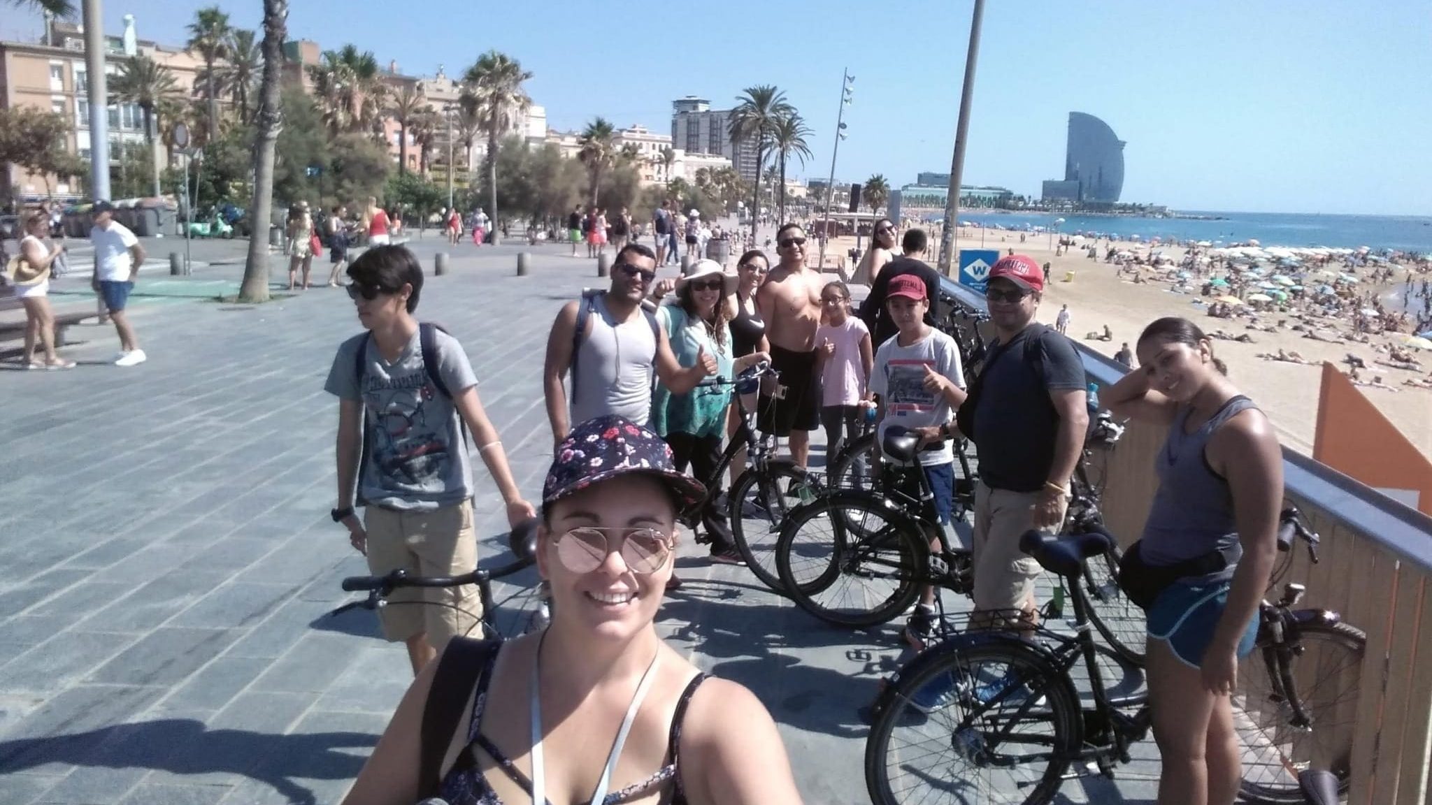 Tour Fotográfico y Secretos de Barcelona en Bicicleta y Grupo Reducido